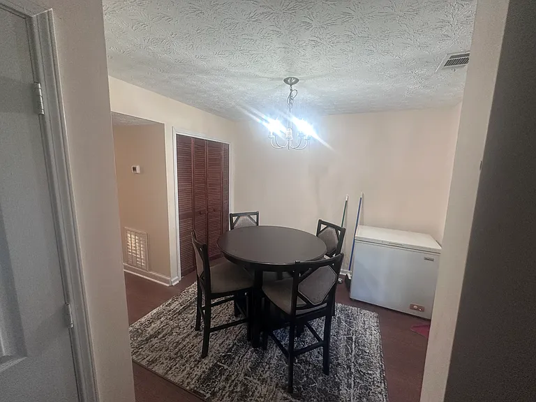 1002 Carla Pl — Photo 16