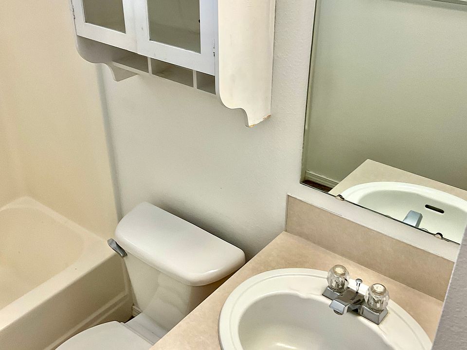 Main bathroom