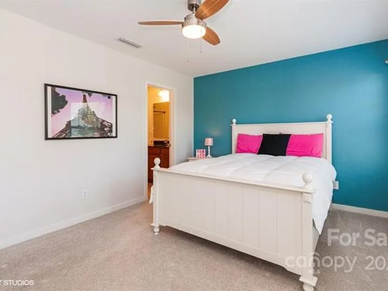 515 Alderman Ln — Photo 13
