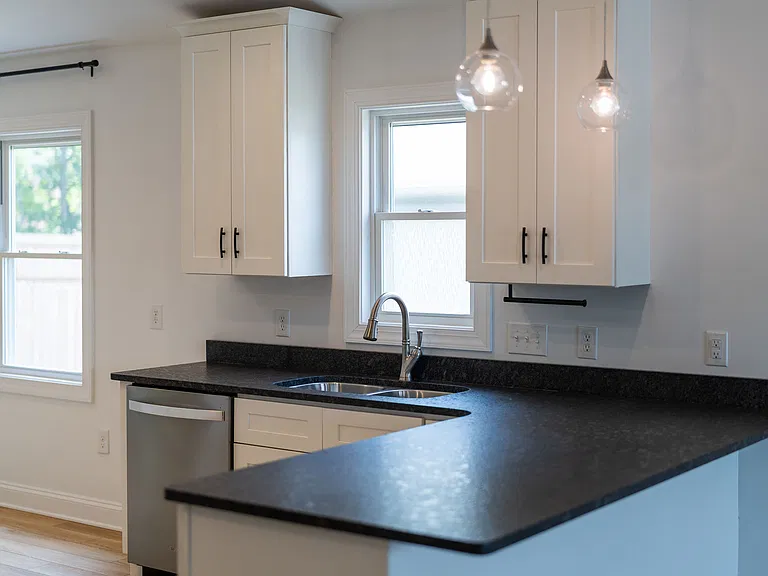 562 N Bayard Ave — Photo 14