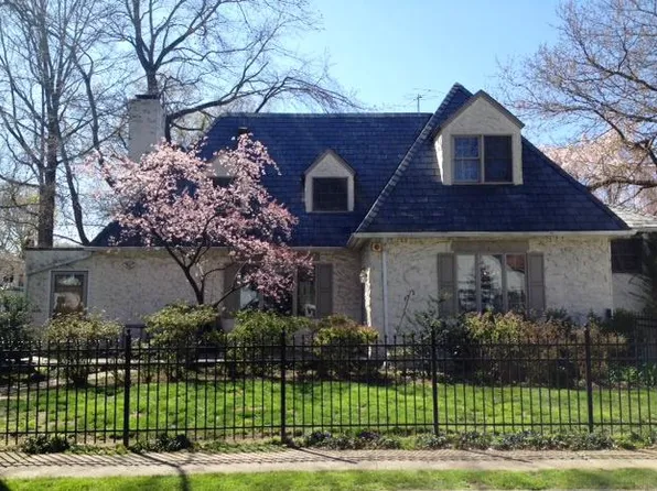 1 Garden Rd, Pelham, NY 10803