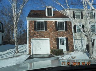 70 Hickory Ln, Cary, IL 60013