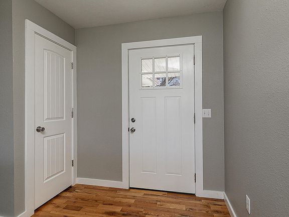 4th image of 5467 Ridgeview Road