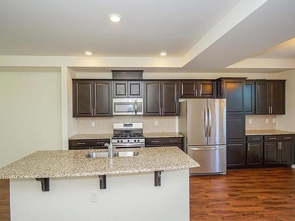 5th image of 228 Skymont Dr