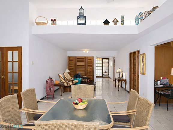 3rd image of 117 El Alamo Dr
