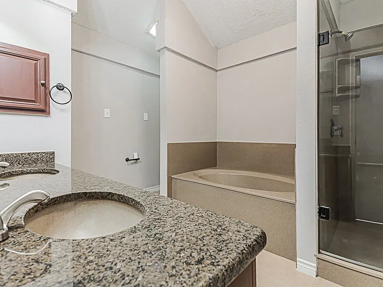 701 Park View Ave — Photo 12
