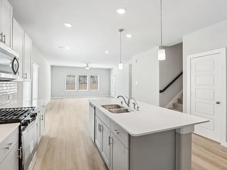 18075 Martin Pines Dr — Photo 6
