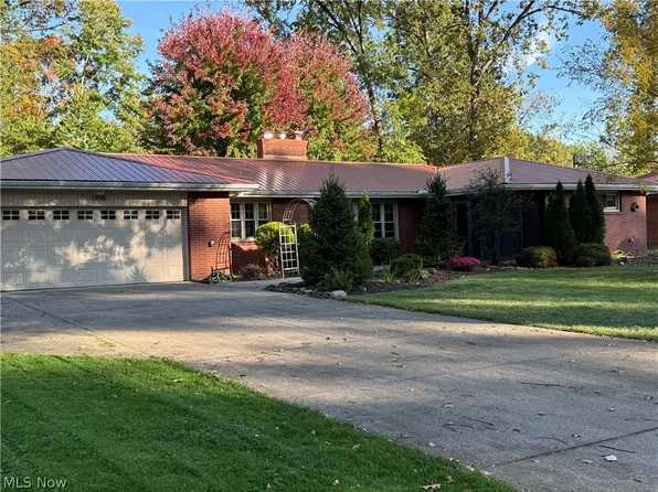 1998 Roberts Ln NE, Warren, OH 44483