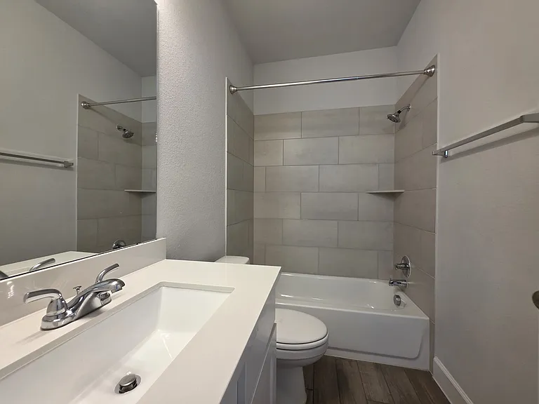 116 Rosemary Ct — Photo 13
