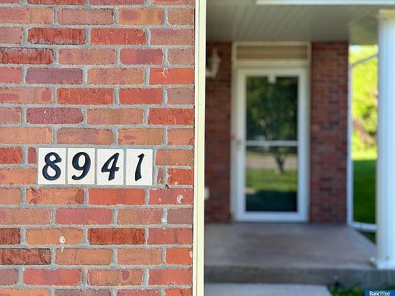 5th image of 8941 Venice Ln