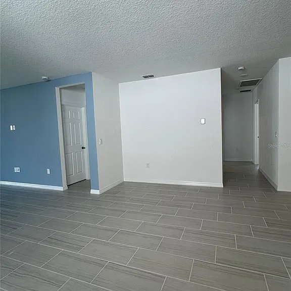 3521 Yarian Dr — Photo 10