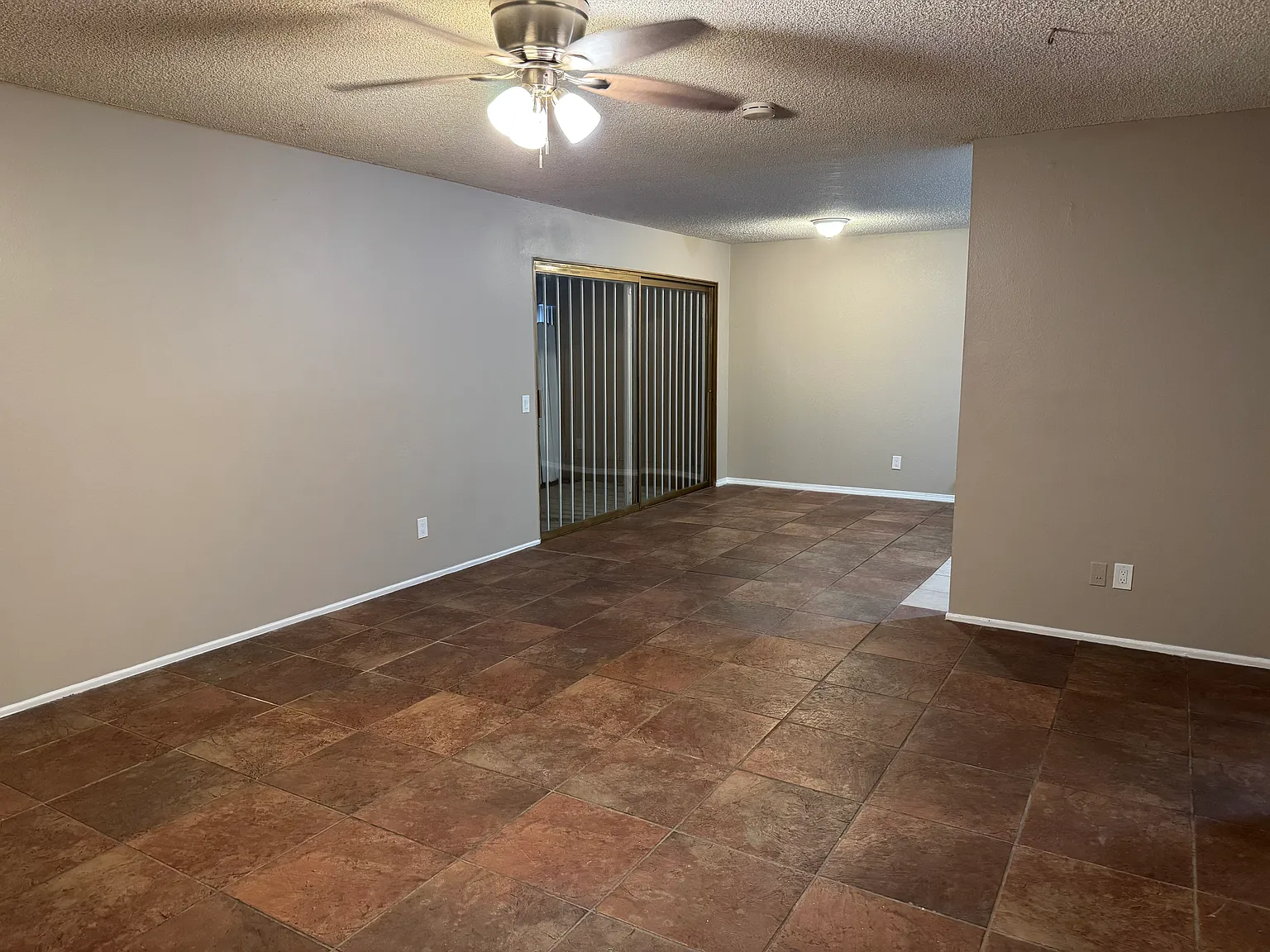3 bed, 1300 sqft, $2,650 — Photo 3