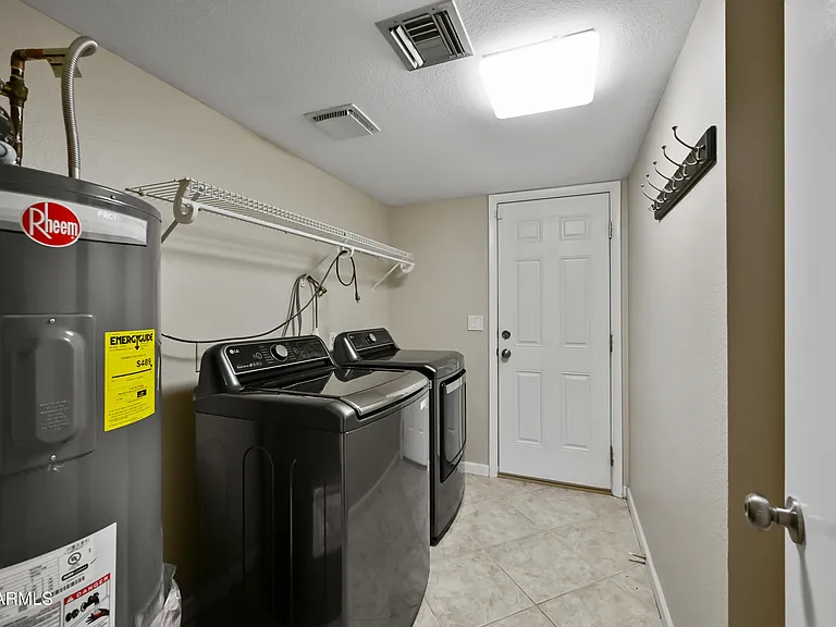 324 W Willow Ave — Photo 30