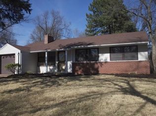 11 Buckeye Dr, Saint Louis, MO 63135