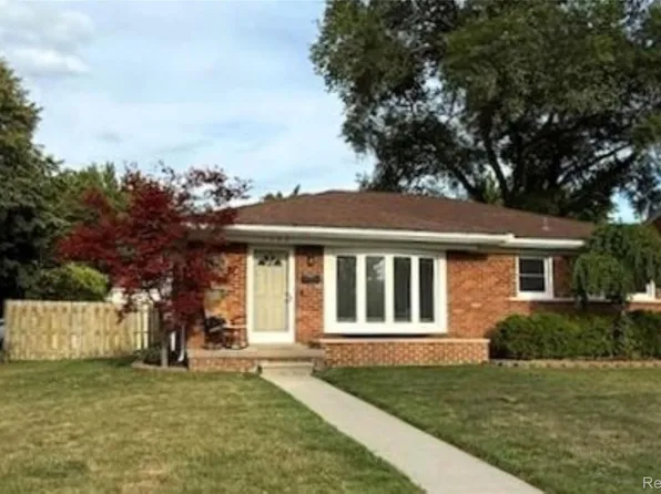 1459 Mulberry St, Mount Clemens, MI 48043