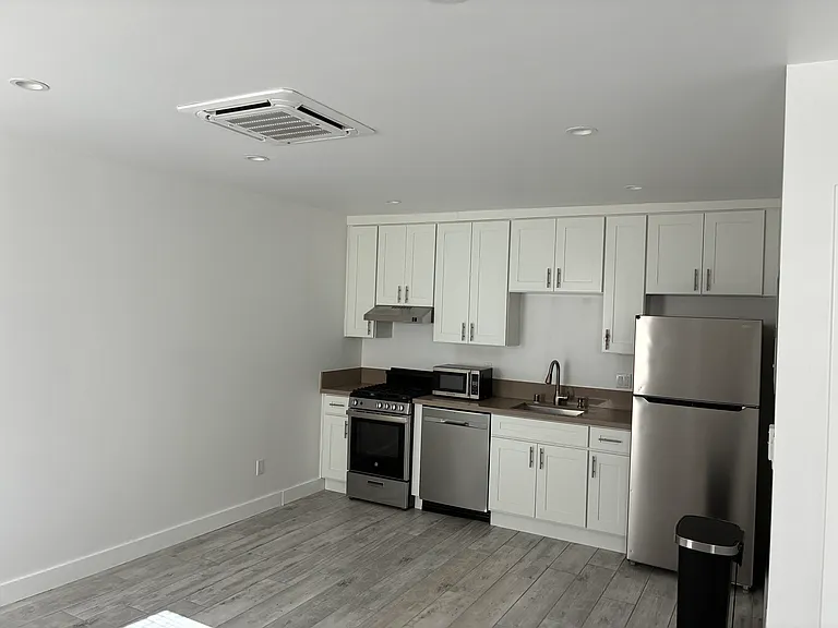 1638 N Hollywood Way #104 — Photo 5