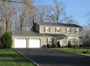 5 Yvette Dr, East Hanover, NJ 07936