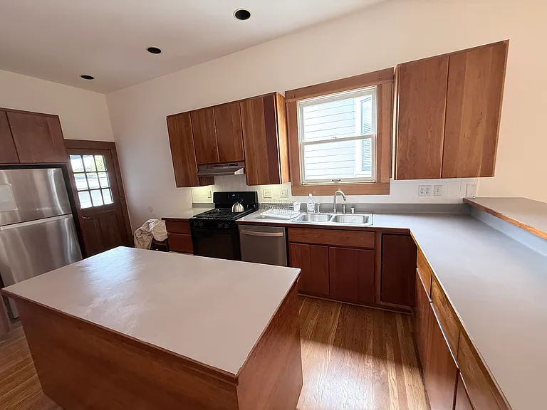 5263 Locksley Ave — Photo 7