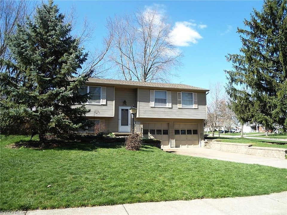 1st image of 915 White Oak Cir
