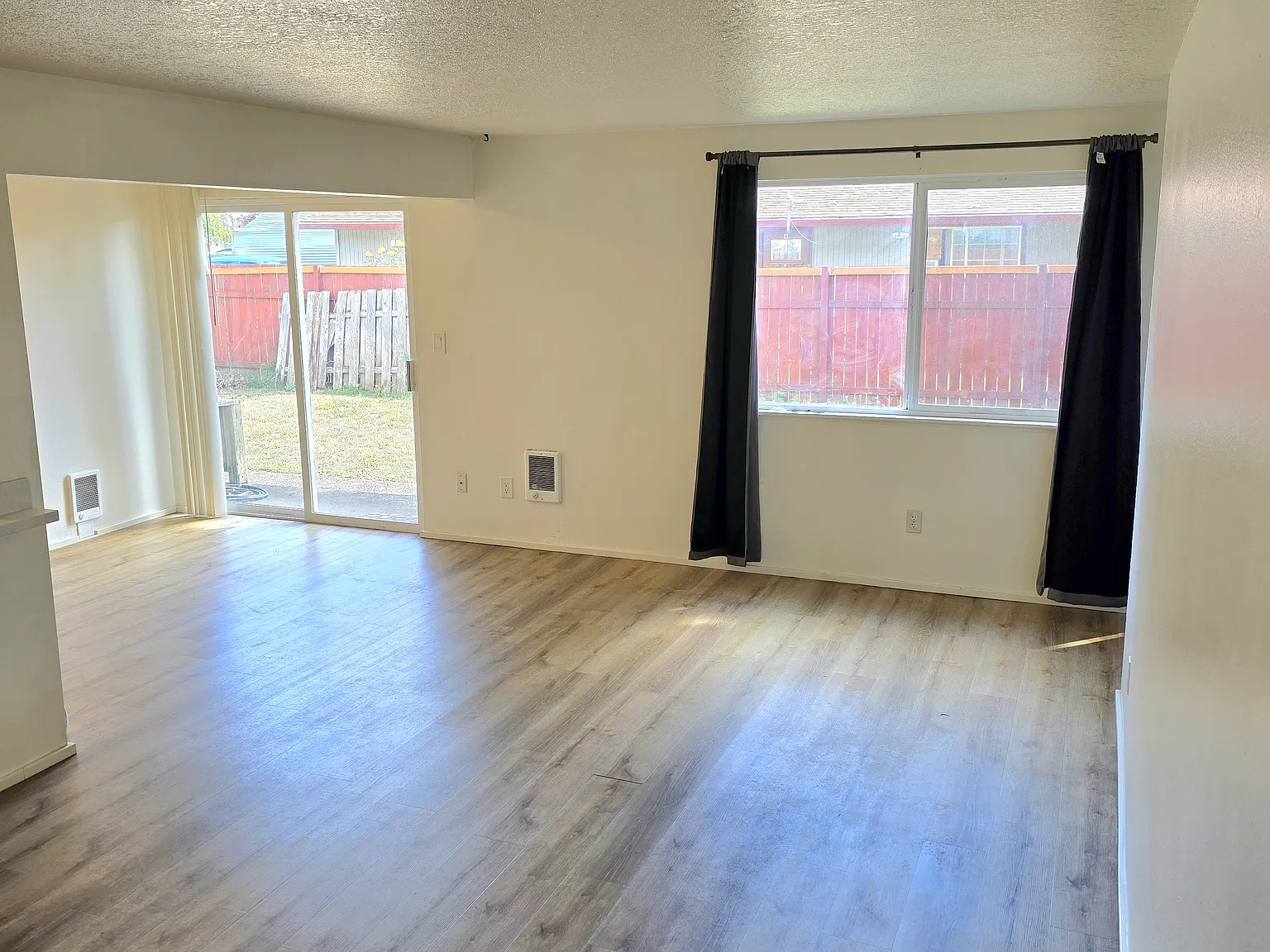 2 bed, 1050 sqft, $1,650 — Photo 2
