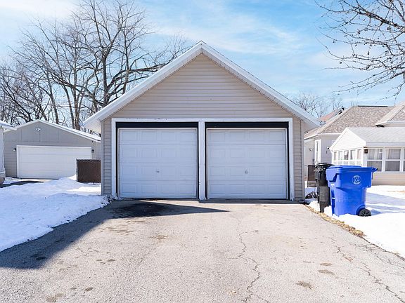 4th image of 1003 W Spencer St