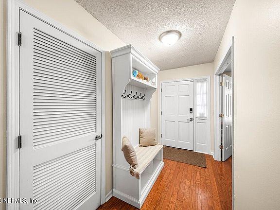 3rd image of 13684 GLENHAVEN Court