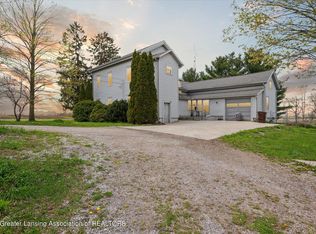 7930 Fowlerville Rd, Fowlerville, MI 48836