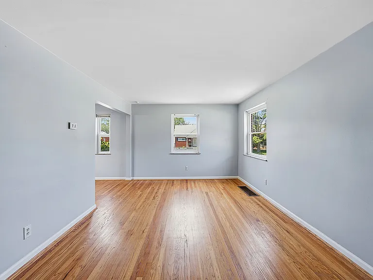 1114 Joetta Dr — Photo 4