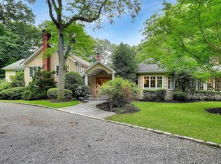 15 Woodcutters Ln, Cold Spring Harbor, NY 11724