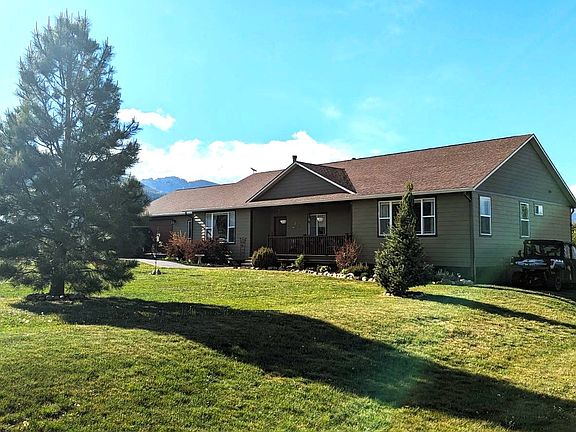 2nd image of 424 Wildflower Ln
