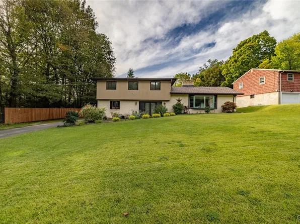 201 Wilshire Rd, Syracuse, NY 13209