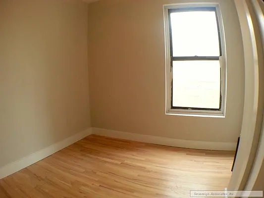 Rented by Sovereign Associates | media 22