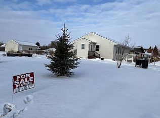206 N Hanson St, Tioga, ND 58852