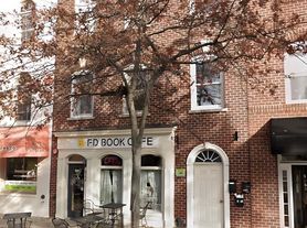 422 Main St, Gaithersburg, MD