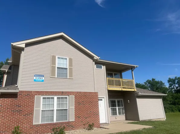 Ravina Apartments