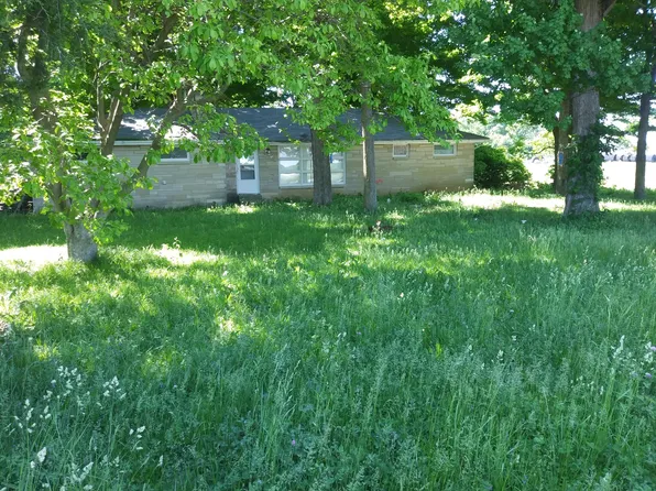 12101 S Kernwood Dr, Muncie, IN 47302