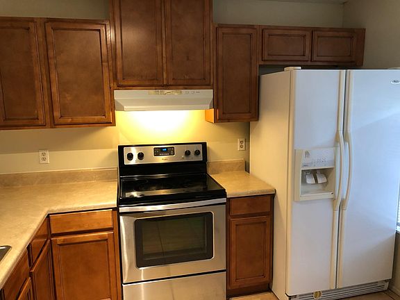 2nd image of 941 Soria Ave