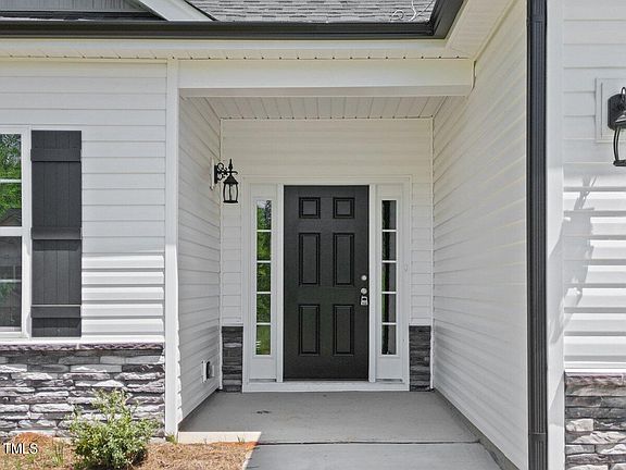 3rd image of 309 Wildwood Ln