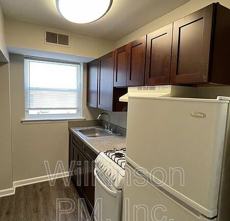 4th image of 319 2nd Ave Unit 104