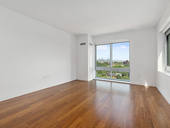 4th image of 1320 Fulton St Penthouse 103