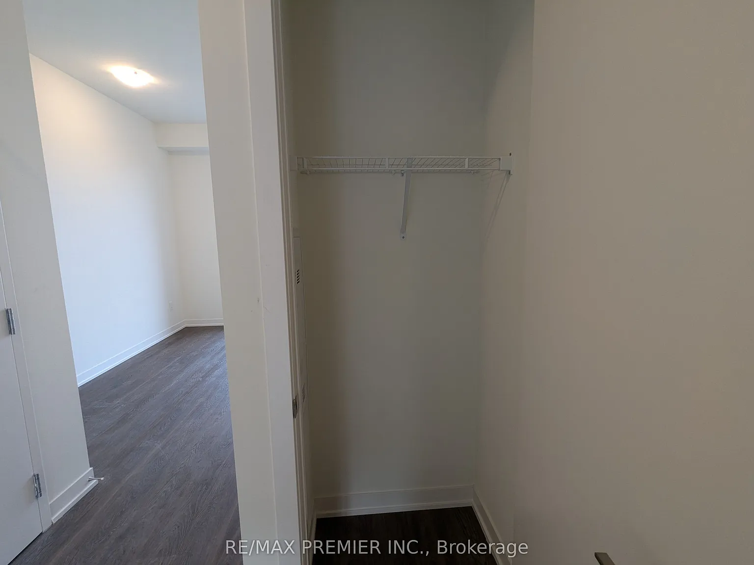 Elgin East — Photo 3