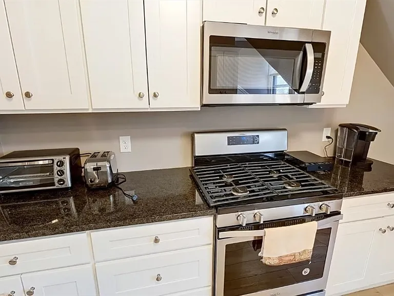 29 Creighton St #3A — Photo 1