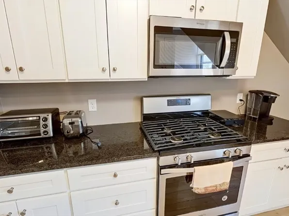 29 Creighton St #3A, Providence, RI 02906