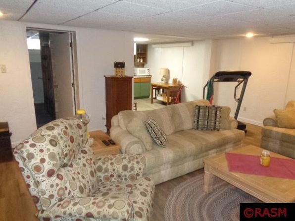 507 1st St SE, Fairfax, MN 55332