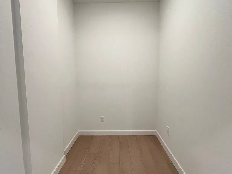 141 Christopher Columbus Dr #2 — Photo 19