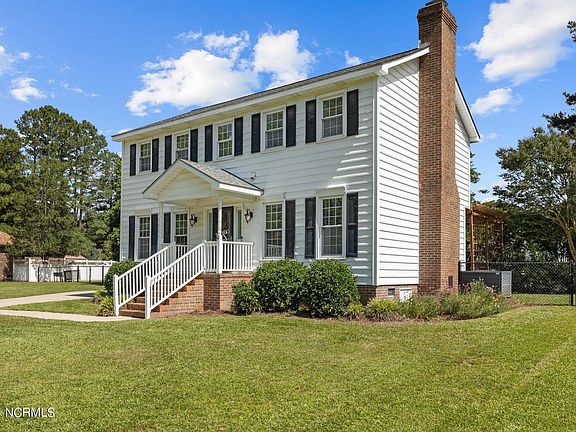 3rd image of 2344 Woodridge Drive