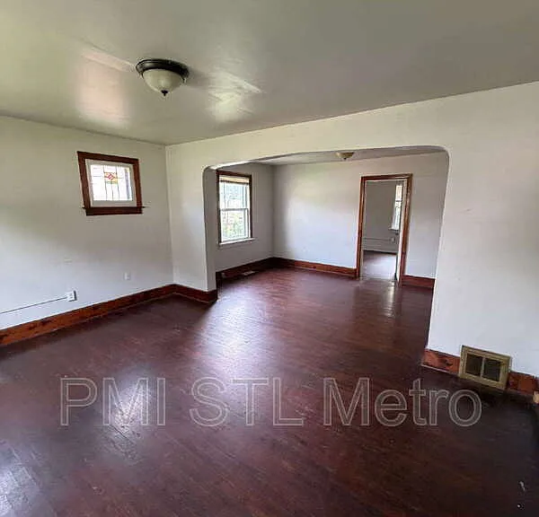 5336 Fletcher St — Photo 2