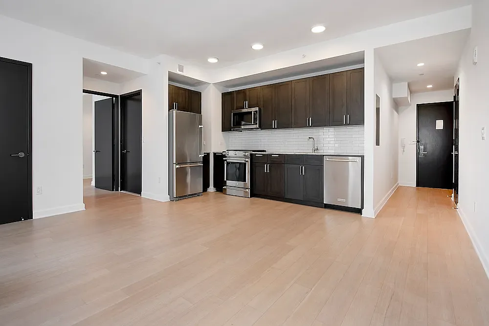21 West End Avenue — Photo 4