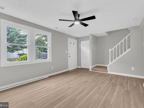 5th image of 10169 Wilmington St