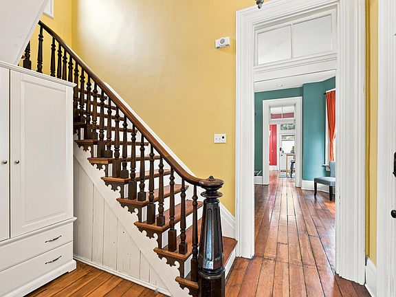 4th image of 703 Overton St